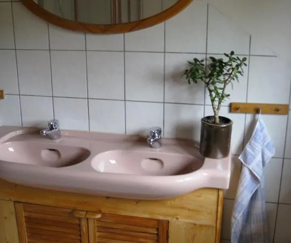 Im Dg, Parkplatz Vorm Haus, Wlan ローゼンタール＝ビーラタール